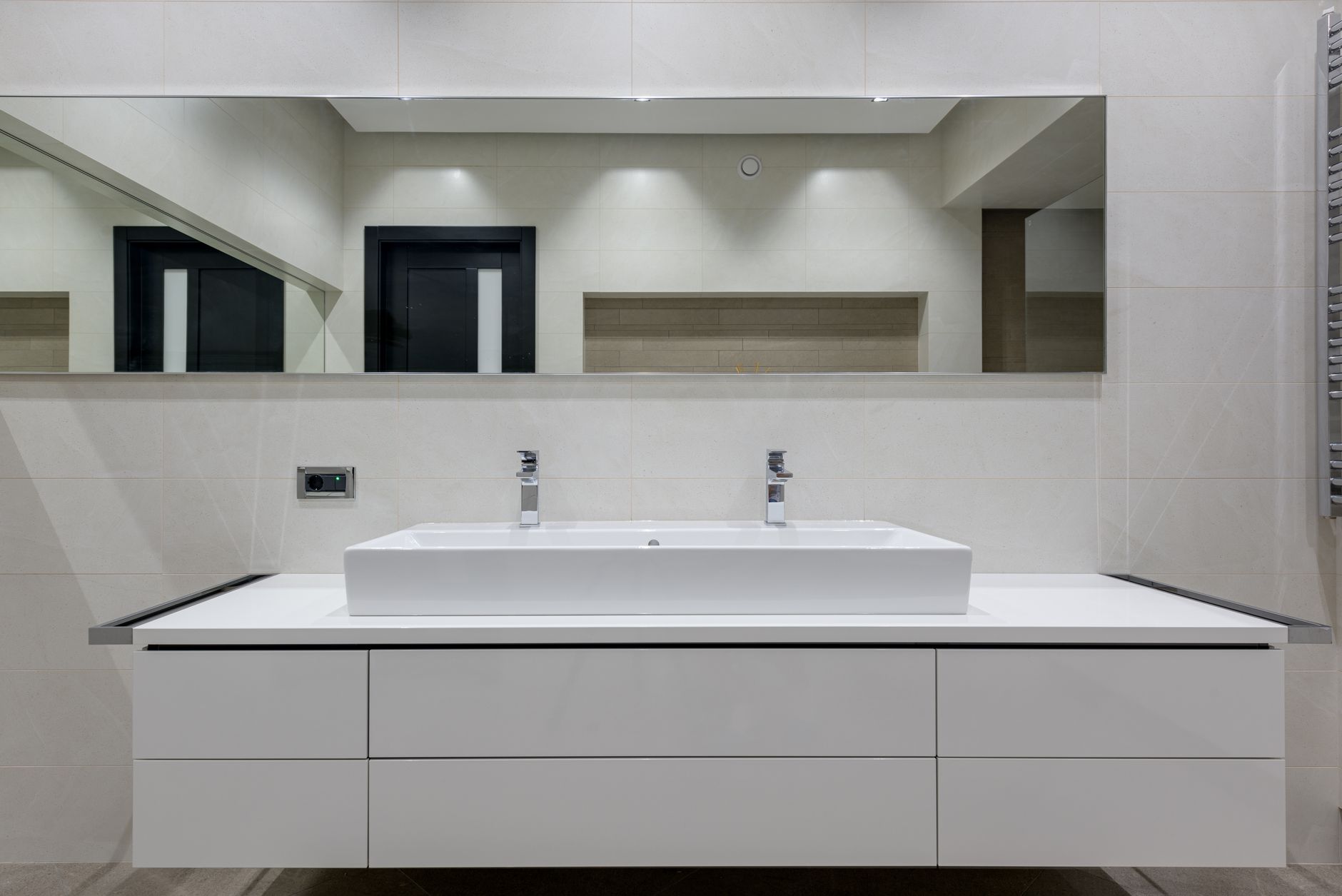 Bathroom & Vanity